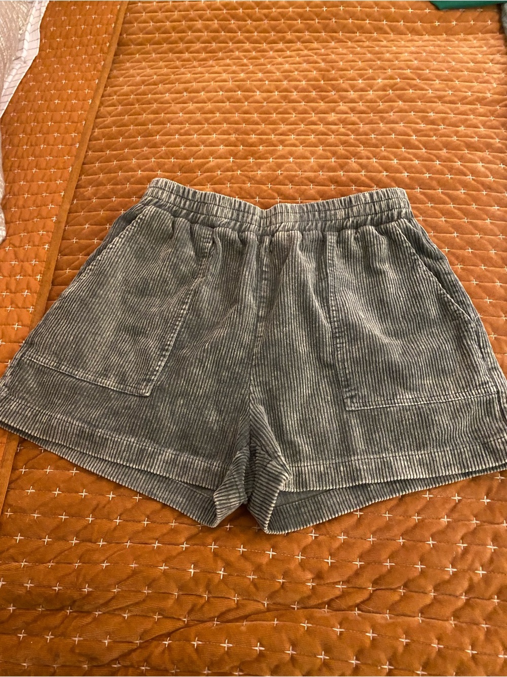 Casual Elastic-Waist Corduroy Shorts - Green
